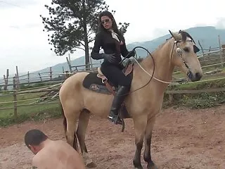 Fasz éhes lány csaladi porno Jessie Parker lovagol egy kövér fasz