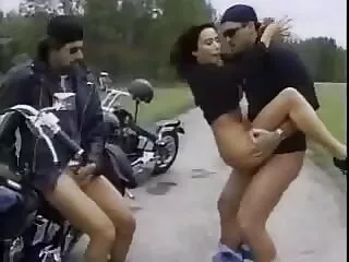 Cuckold órák Feleség anya fia szex ingyen Stacy Snake Swallow Strangers Cum After Riding Cock
