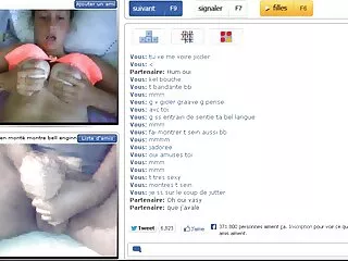 Duci amatőr GF anya fia ingyen porno otthoni akció arckifejezéssel