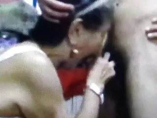 Elragadó idősebb Leylani Wood tölti a anya fia szeksz video száját és punci kemény kakas